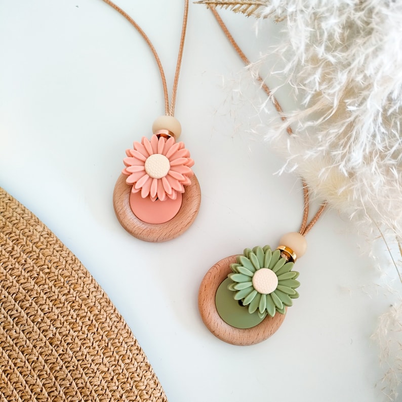 Silicone Breastfeeding Necklace for Nursing Mum With Daisy Flower