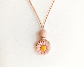 Pink Daisy Breastfeeding Necklace | mom gift | feeding necklace | Nursing necklace | Breastfeeding mum gift dainty