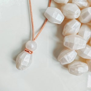 Silicone Pearl Drop Breastfeeding Necklace | mom gift | feeding necklace | Nursing necklace | Breastfeeding mum gift