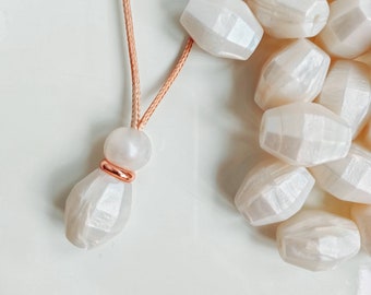 Silicone Pearl Drop Breastfeeding Necklace | mom gift | feeding necklace | Nursing necklace | Breastfeeding mum gift
