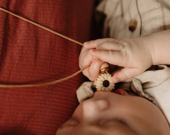 Collier d’allaitement Daisy | cadeau maman | collier d'alimentation | Collier d'allaitement | Cadeau maman qui allaite beige délicat