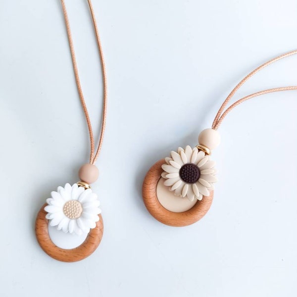 Daisy Breastfeeding Necklace| feeding Necklace | Baby Sensory Jewelery | fiddle chain | new mum gift flower beige