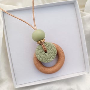 Fidget breastfeeding /Fiddle nursing necklace fiddle beads made from beechwood, breastfeeding and calming sensory necklace mum
