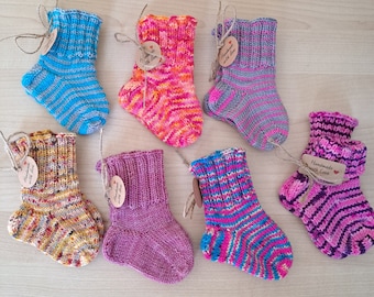 Handgestrickte Babysocken, Baby-Strick Socken, Erstlingssocken 100% Wolle (Merino) ,0-6 Monate