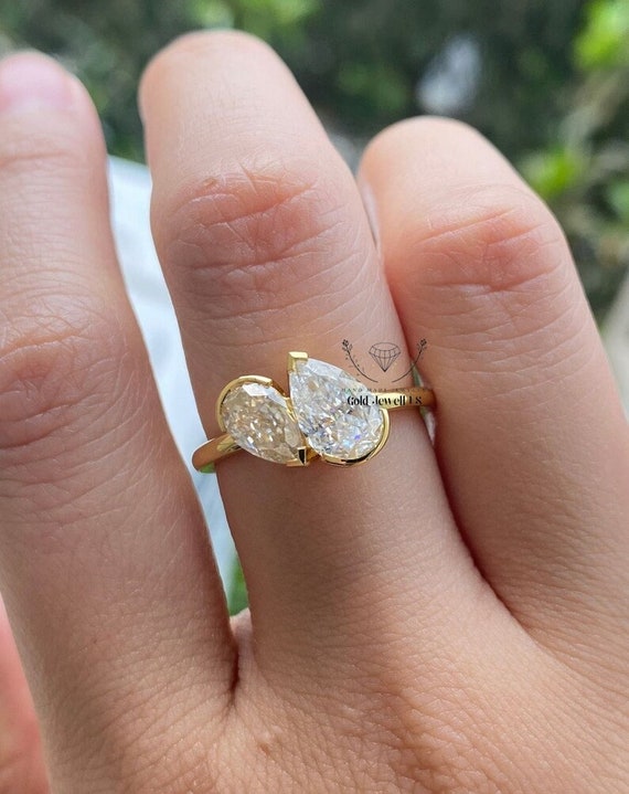 14K Yellow Gold Pear and Heart Shape Toi et Moi Ring