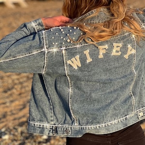 strassteenversiering aangepaste parel en strass spijkerjack, bruids spijkerjack, mevrouw jack, denim, bruiloft spijkerjack, gepersonaliseerde denim