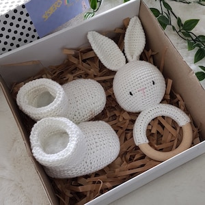 Personalized Baby Gifts, Baby Gift Basket, Neutral Baby Shower Gifts, Newborn Baby Gifts