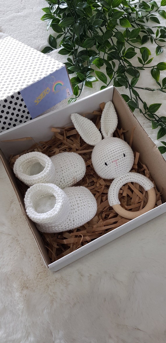 Newborn Baby Gift Box, Personalized Baby Gift Set, Natural Wooden Teether, Unisex Baby Gift