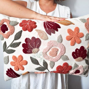 Funda de almohada floral con aguja perforadora, cojín floral abstracto color burdeos, hecho a mano, 14x20