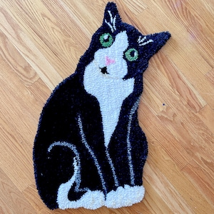 Custom Handmade Rug – Personalized Tufted Rug, Pet Portrait, Groovy Design, Name Rug, Wall Hanging, Custom Floor Decor