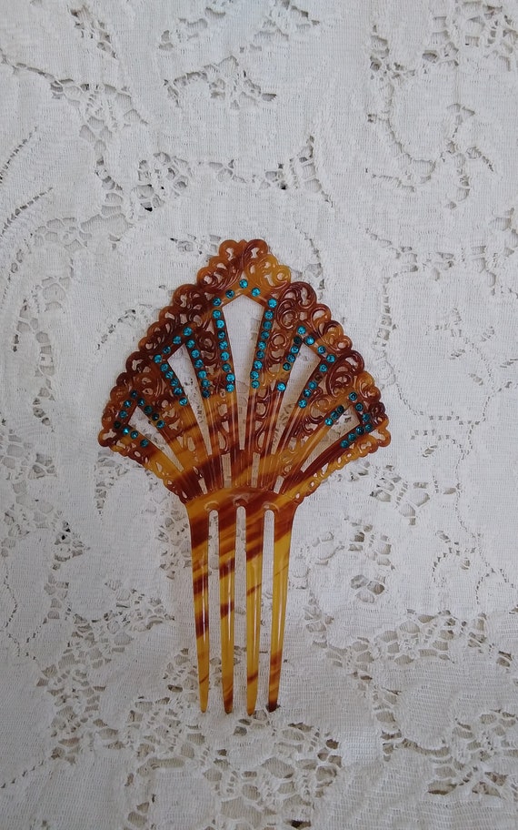 Vintage Women's Ornate Hair Comb