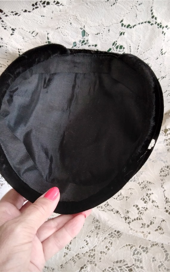 Vintage 1950's Black Velvet Half Hat With Faux Pe… - image 8