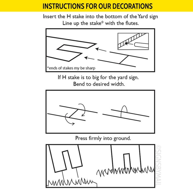 Puede incluir: Instrucciones en dibujo de l&iacute;nea en blanco y negro para instalar un letrero de jard&iacute;n. Las instrucciones muestran c&oacute;mo insertar la estaca en el suelo, alinear la estaca con las ranuras y doblar la estaca si es demasiado grande para el letrero de jard&iacute;n.
