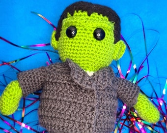 Frankenstein Halloween Amigurumi Crochet Pattern - White t-shirt Version