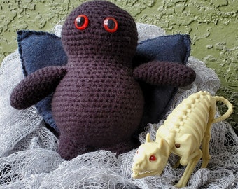 Mothman Cryptid Crochet Pattern - Flying Chonk Monster