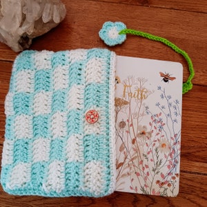 Protège-carnet de chèques au crochet, bleu menthe et blanc, protège-carnet de chèques, cadeau de fête des mères pour les amoureux des livres image 6