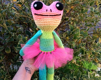 Grenouille arc-en-ciel au crochet Ragdoll Pond Pal Cadeau fait main pour la Saint-Valentin