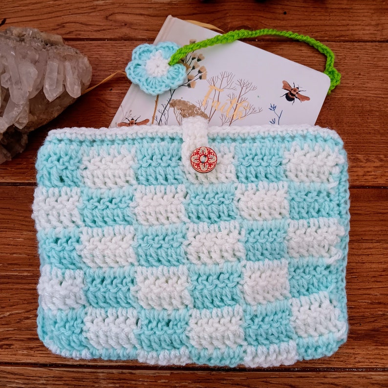 Protège-carnet de chèques au crochet, bleu menthe et blanc, protège-carnet de chèques, cadeau de fête des mères pour les amoureux des livres image 5