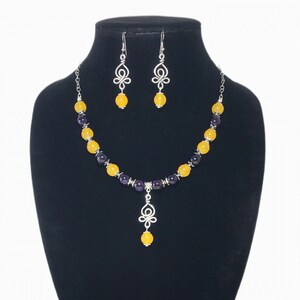 Joyería de calcedonia Cuarzo amarillo Collar de ágata púrpura Pendientes de calcedonia Colgante de calcedonia Colgante de encaje de metal
