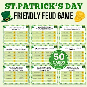 Könnte beinhalten: Ein St. Patrick's Day Friendly Feud Spiel mit 50 Karten. Die Karten sind in neun Kategorien unterteilt: Traditionelles irisches Essen, Was Grüne Leute am St. Patrick's Day tragen, Was man am Ende eines Regenbogens finden kann, Orte, an denen Menschen den St. Patrick's Day feiern, Etwas Glückliches, Berühmtes irisches Symbol, Was Menschen am St. Patrick's Day trinken, Kobolde sind bekannt für und Farbe, die mit Irland verbunden ist. Jede Karte enthält eine Frage und eine Liste von Antworten mit Punkten, die jeder Antwort zugewiesen werden.