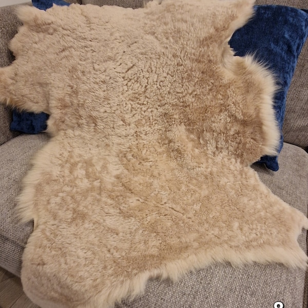 Soft and Cozy Genuine Sheepskin Rug - Natural Comfort for Your Home