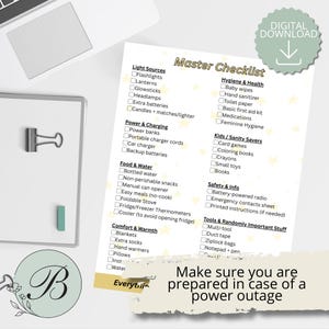 K&ouml;nnte beinhalten: Eine digital herunterladbare Checkliste mit dem Titel "Master Checklist" mit Kategorien wie Lichtquellen, Essen & Wasser und Hygiene & Gesundheit. Der Text "Stellen Sie sicher, dass Sie auf einen Stromausfall vorbereitet sind" ist ebenfalls sichtbar.