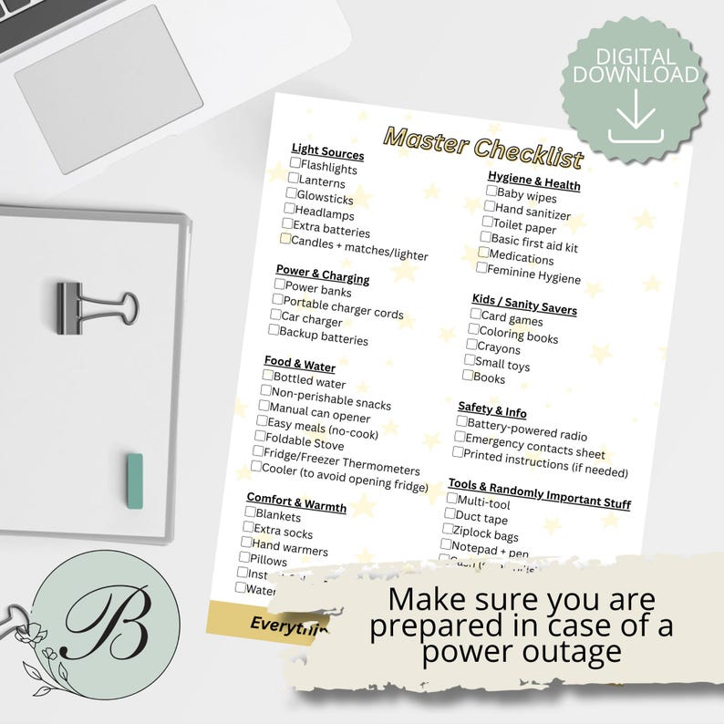 K&ouml;nnte beinhalten: Eine digital herunterladbare Checkliste mit dem Titel "Master Checklist" mit Kategorien wie Lichtquellen, Essen & Wasser und Hygiene & Gesundheit. Der Text "Stellen Sie sicher, dass Sie auf einen Stromausfall vorbereitet sind" ist ebenfalls sichtbar.