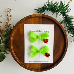 Green Guy Piggy Bows | Green Meanie Bows| Mean One Bows| Piggy Bow Set| Baby Bows| Nylon Headband| Stockings stuffers| Christmas Accessories