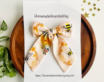 Society Bee Bow| Spill the tea hair Accessories| bees and Honey Bow| Spring Bow