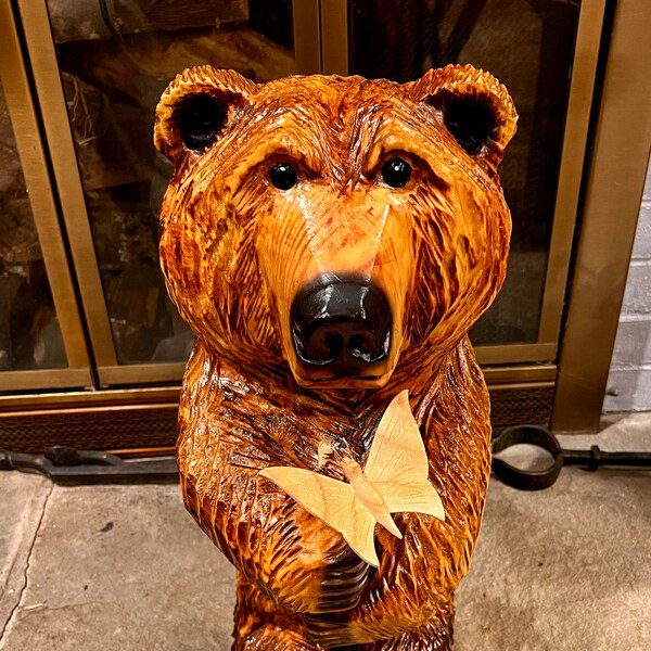 Awesome Chainsaw Carved Bear