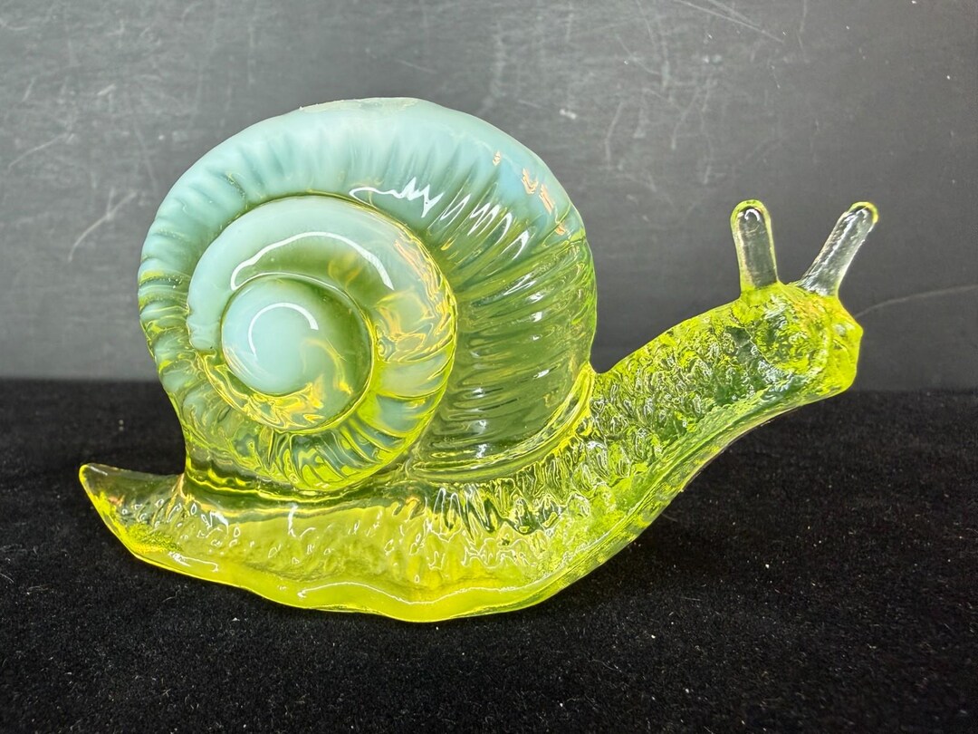 Fenton Topaz Vaseline Opalescent Glass Snail Figurine With Sticker ...