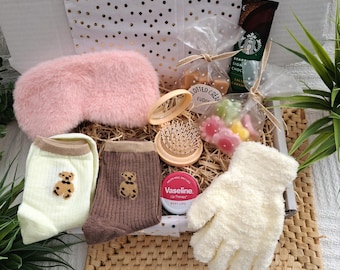 Girls Pamper Gift Box, Tweens Hamper Gift, Cosy & Fun Essentials with Sweet treats