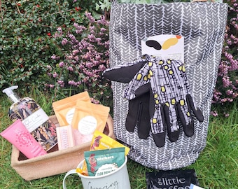 Gardener's Gift Hamper: Womens Gardening Essentials Gift Box