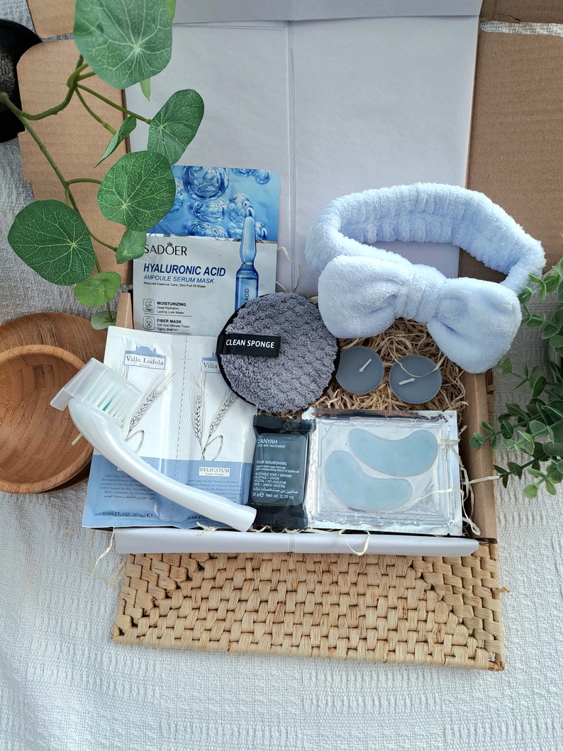 Blue bliss spa pamper box. Relaxation essentials for self care. Unwind and rejuvenate with our Blue bliss spa pamper box, designed to bring a touch of serenity to your self care routine. All beautifully curated in calming shades of blue. Perfect to gift for birthdays, thank you's, thinking of you gift  and more.