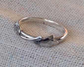Handmade Silver Oak Leaf Ring, Sterling Silver leaf Ring, Silver Tree Ring, Botanical jewellery,  handmade Jewellery, nature jewelry