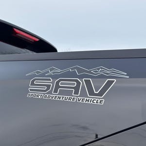 UAV Mountain Grafik Paket von LUDesignsNY Individuell zusammengestellt und angepasst an einen 2022-2025 Hyda Vormontiert Video installieren Inkl