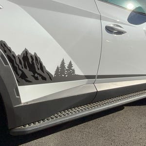 Rocker Mountain Grafikpaket von LUDesignsNY Individuell angefertigte und angepasste Größe für einen 2022-2025 Hyundail Tucson. Vormontiert. Video installieren Inkl