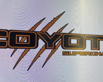 Coyote Supercharged Claw-afbeelding op het bed van koolstofvezelmateriaal. Installatievideo en vloerwisser inbegrepen!