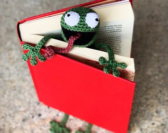 MADE TO ORDER Crochet Frog Bookmark "Frida" (Customizable)