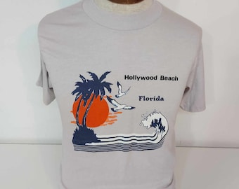 Vintage 1970s Light Grey Hollywood Beach, Florida Souvenir T-shirt