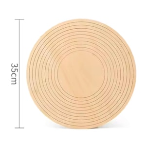 Könnte beinhalten: Ein rundes Holztablett mit konzentrischen Kreisen, mit einem Durchmesser von 35 cm.