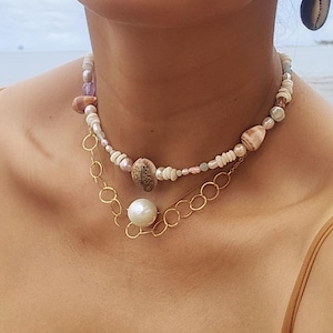Hawaiian Shells and Pearl Necklace.  Genuine Hawaiian Shells. PUKA seashell Necklace. Pearl Shell Necklace. Natural Necklace