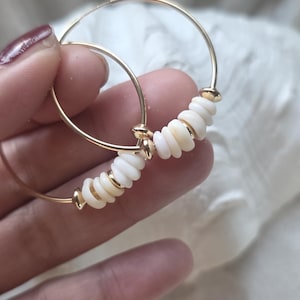 Puka Muschel Ohrringe: 14K Gold Filled Creolen, Hawaii Schmuck