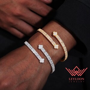 Clover Bangle Pull to Open Round & Baguette Cut 6, 6.5, 7, 7.5, 8, 8.5, 9 Inches Colorless Silver, 10K, 14K, 18K Gold, PT950