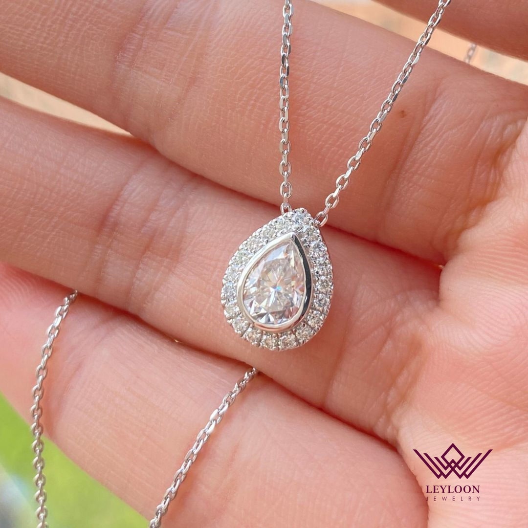 Pear Cut D Color Halo Basket VVS Moissanite Necklace - Etsy UK