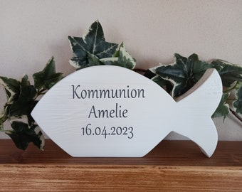 Personalisierter Fisch aus Holz für Kommunion/ Konfirmation/ Taufe/ Geburt.  Geschenk/ Tischdekoration