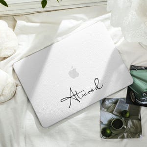 White Pebbled Leather MacBook Case for New MacBook M2 Air 13 A2681 M2 Pro 13 A2338 Pro 14 Pro A2442 Pro 16 inch 2022 Unique Laptop Case