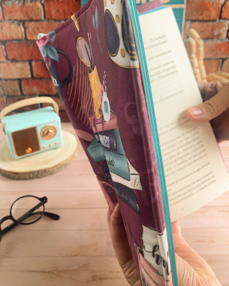 Cubierta de libro ajustable, cubierta de libro retro hecha a mano, funda de libro con correa elástica para ajustar, cubierta de chaqueta de libro, libro beau, sobrecubierta, imagen 2