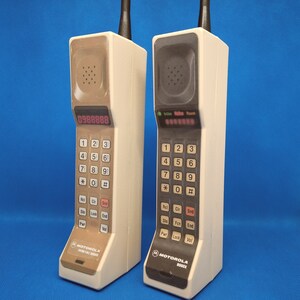 Motorola DynaTAC 8500x 1980s Toy Narcos Style Brick Cell Mobile Phone Prop 