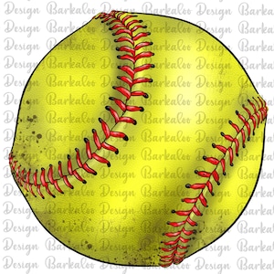 Op de afbeelding: Een digitaal weergegeven softbal met een gele oppervlakte en rode stiksels. De bal heeft een verweerde, getextureerde uitstraling, met donkere vlekken en een versleten look. Het ontwerp is een close-up van de bal.